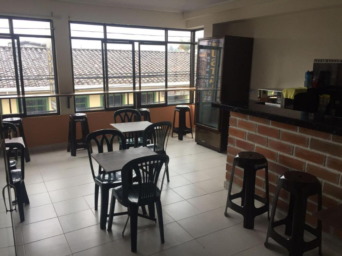 Hostal Cafe Casa De La Abuela Санта-Роса-де-Кабаль Экстерьер фото